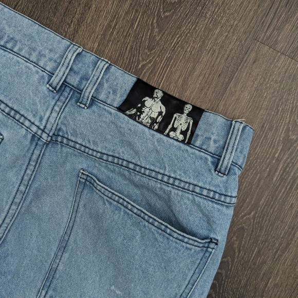 Pleasures 'Swallow' Graphic Mid Rise Straight Crop Denim Raw Hem Jeans - Picture 7 of 9